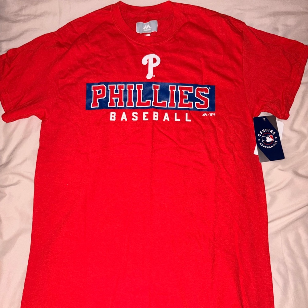 Phillies t shirt NWT
